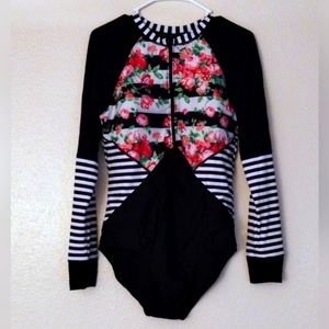Unbranded  XL STRIPED/ FLORAL BLACK BATHING SUIT